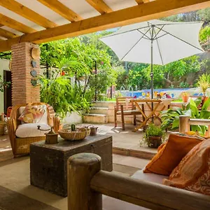 4* Frühstückspension At In Malaga & Solo Travellers
